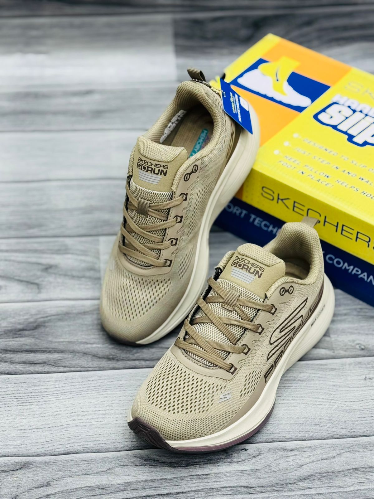 SKECHERS MAX CUSHION FOAM MEMORY 2