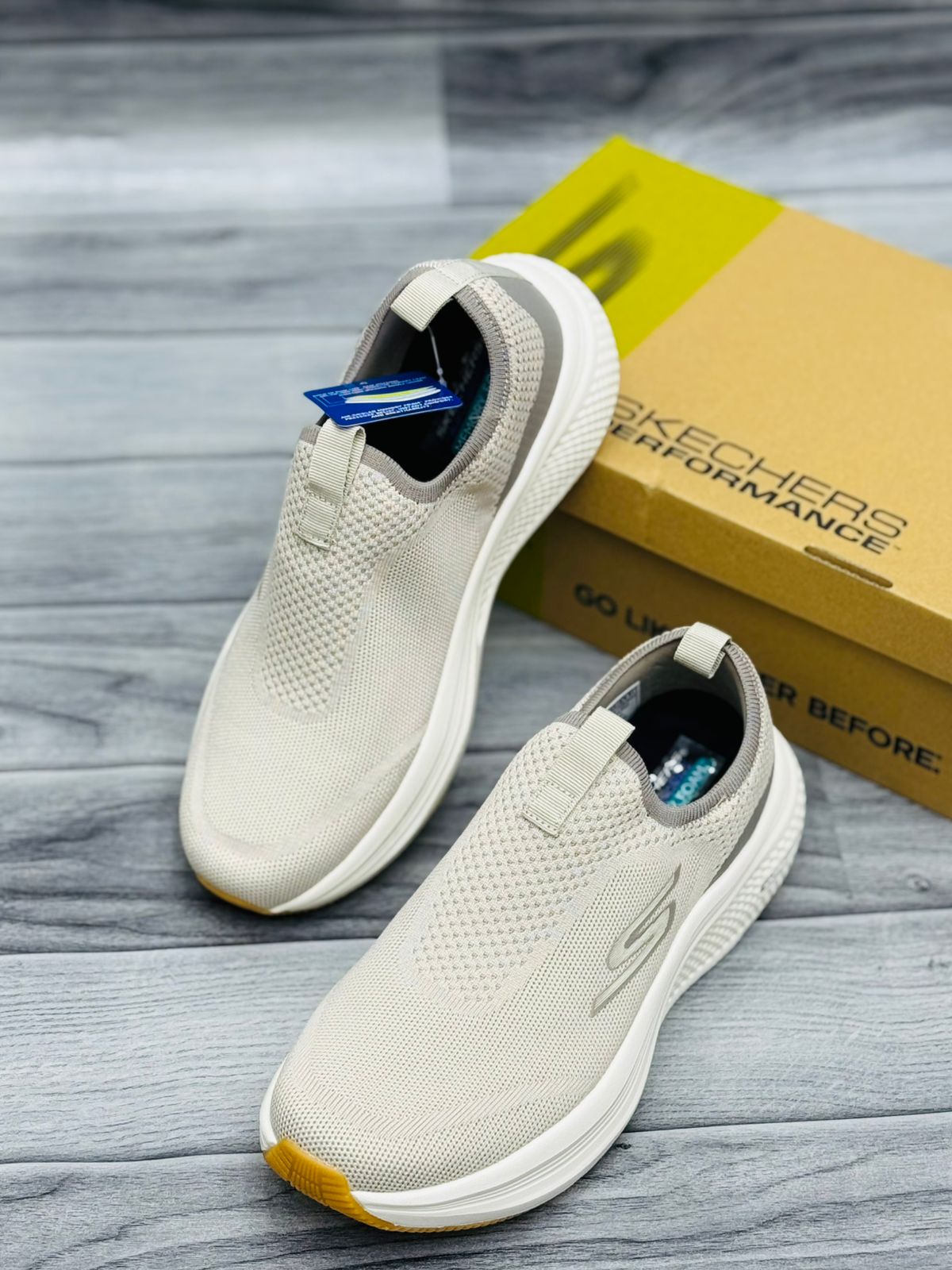 SKECHERS FOAM MEMORY ULTRA LIGHT