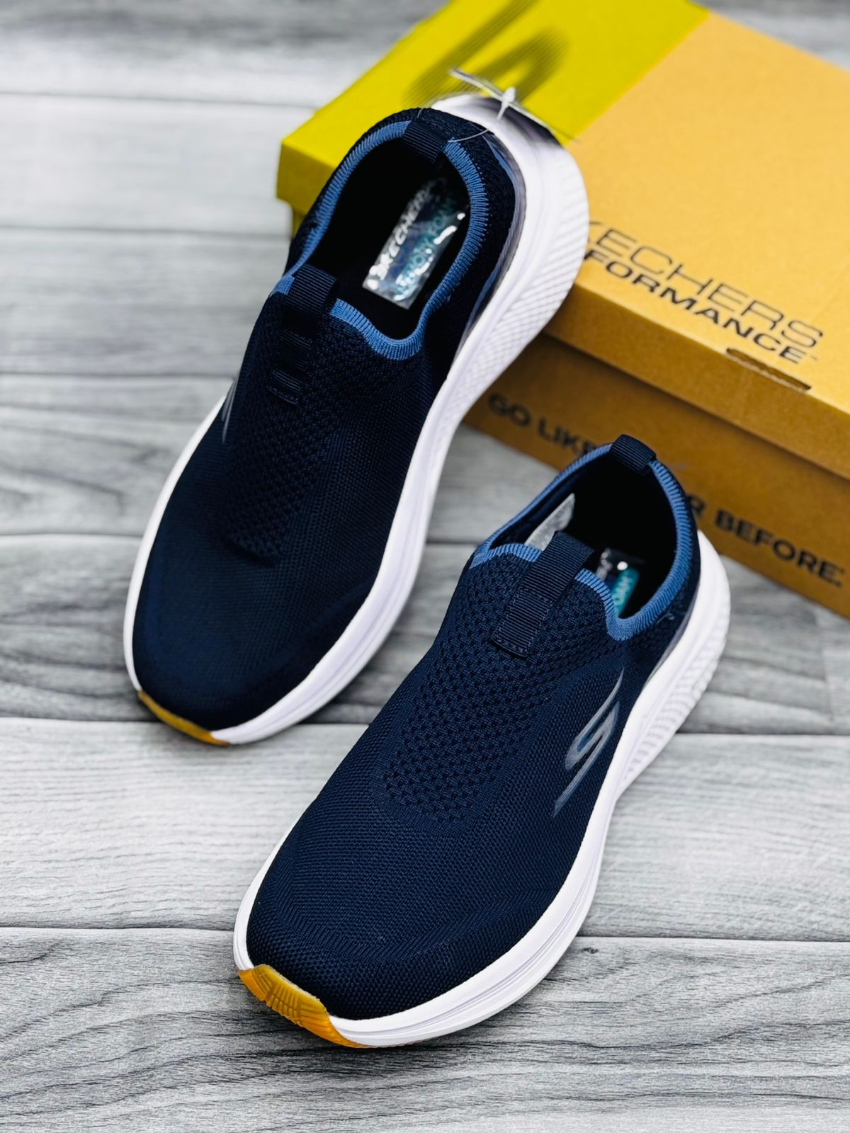 SKECHERS FOAM MEMORY ULTRA LIGHT