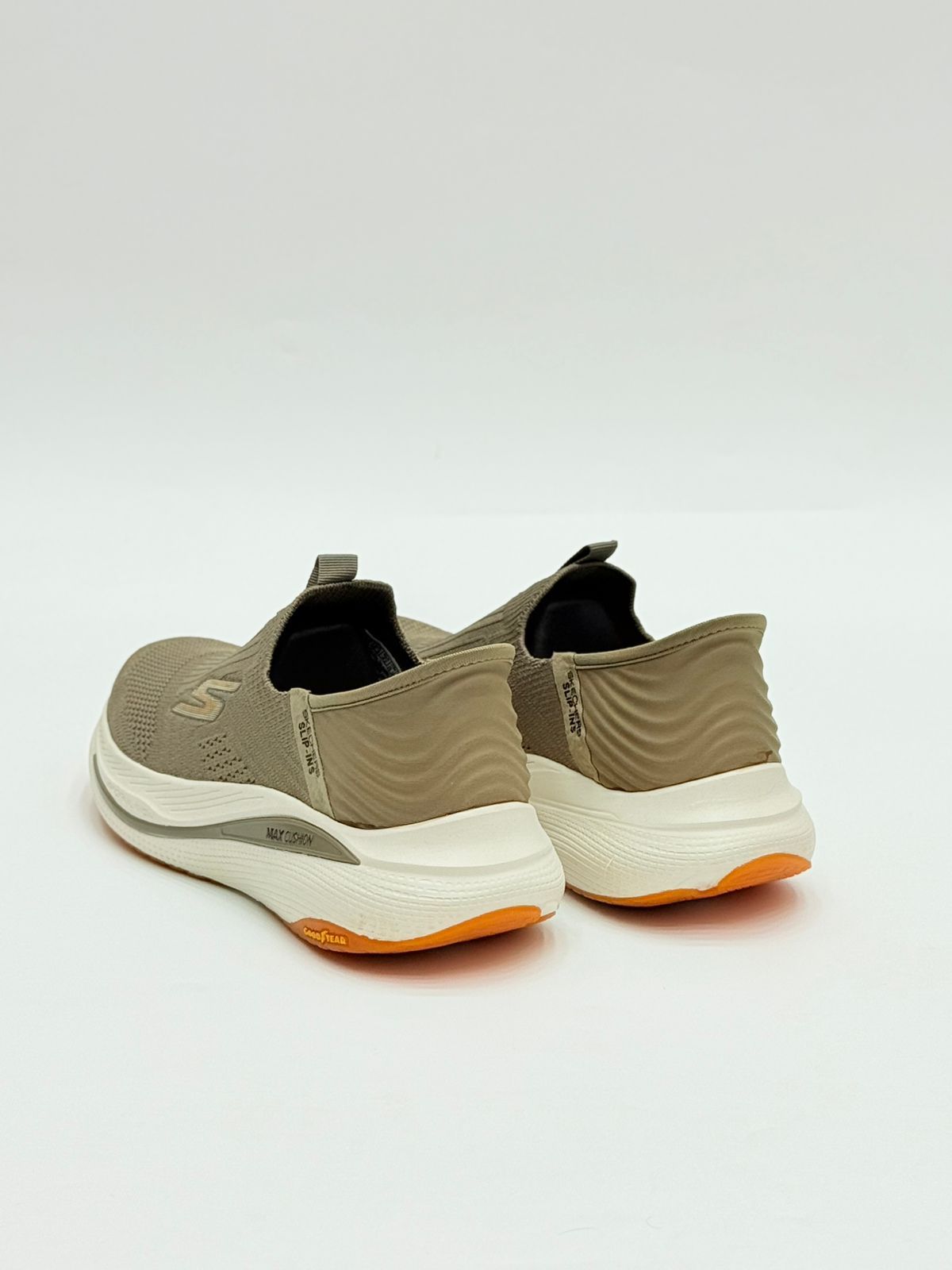 SKECHERS SUPREME MAX CUSHION FOAM MEMORY 1