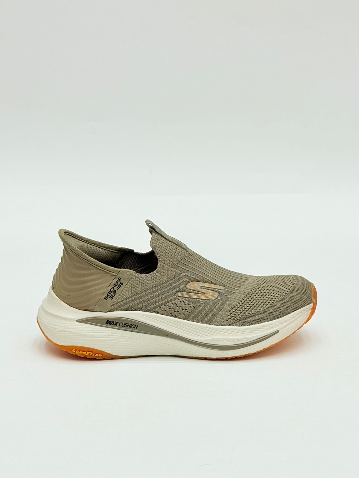 SKECHERS SUPREME MAX CUSHION FOAM MEMORY 1