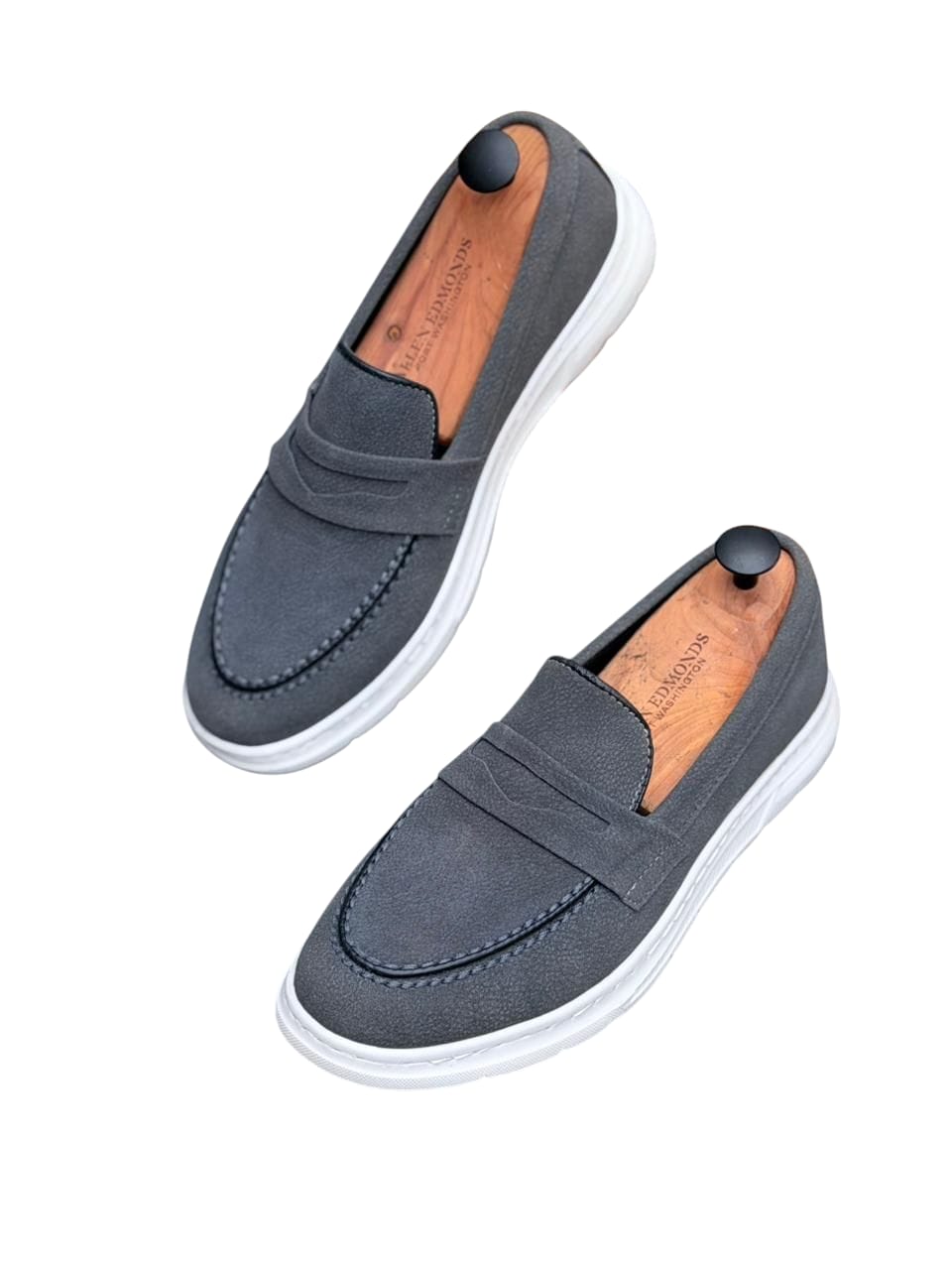 CASUAL SLIP ONS