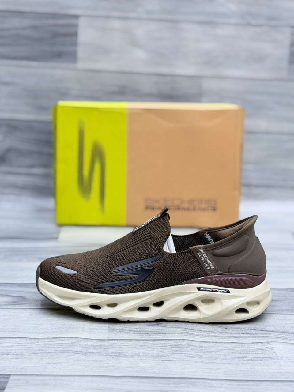 SKECHERS SLIP-INS SWIRL TECH ADITION