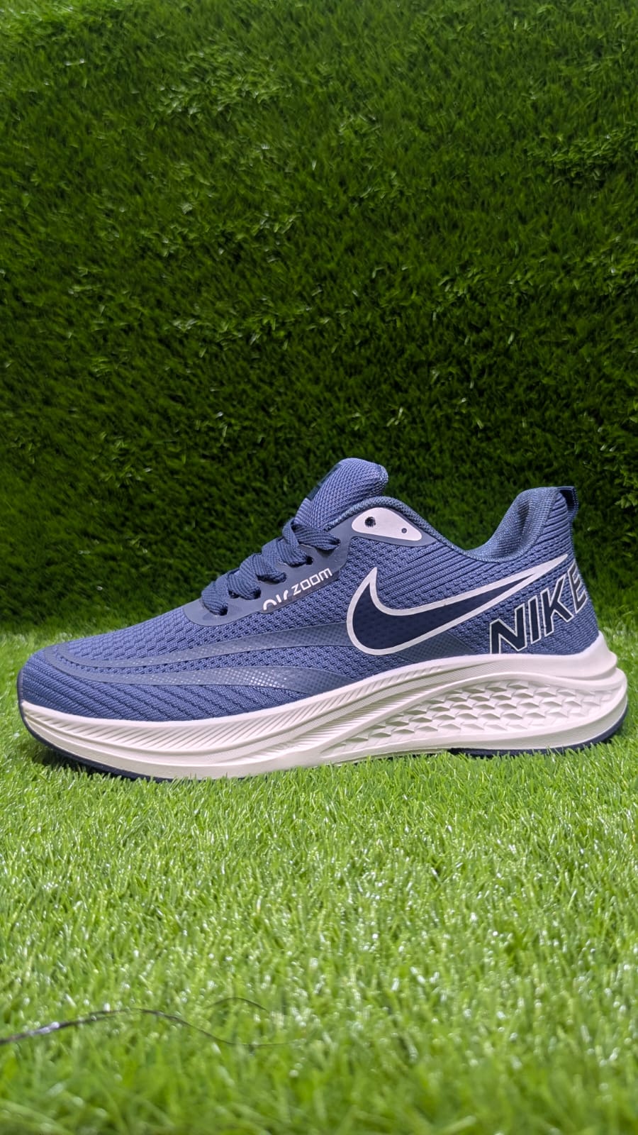NIKE