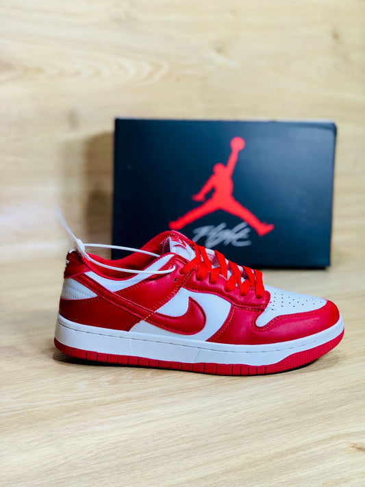 NIKE JORDAN