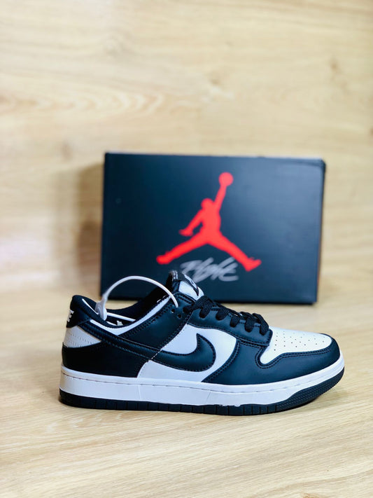 NIKE JORDAN