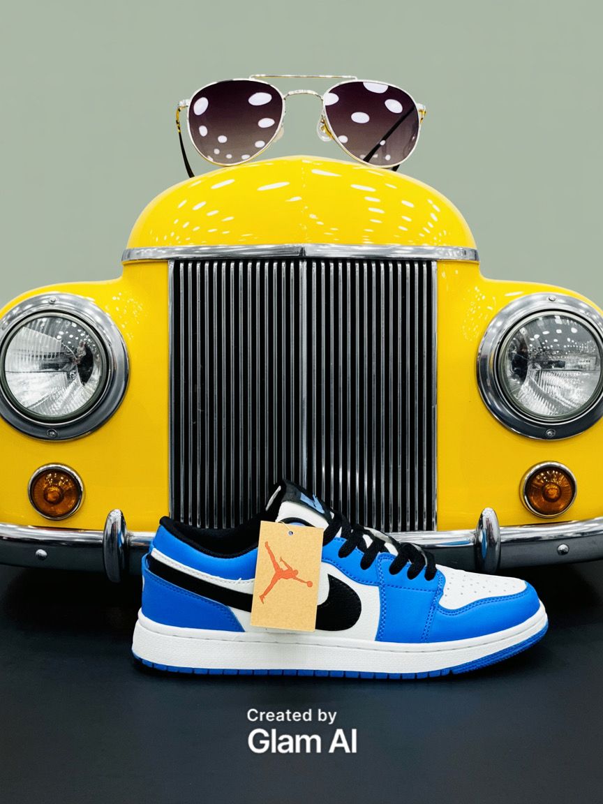 NIKE JORDAN