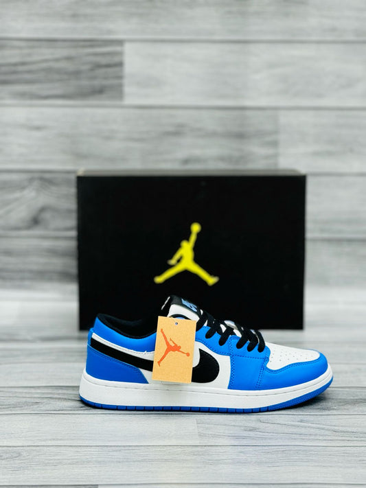 NIKE JORDAN