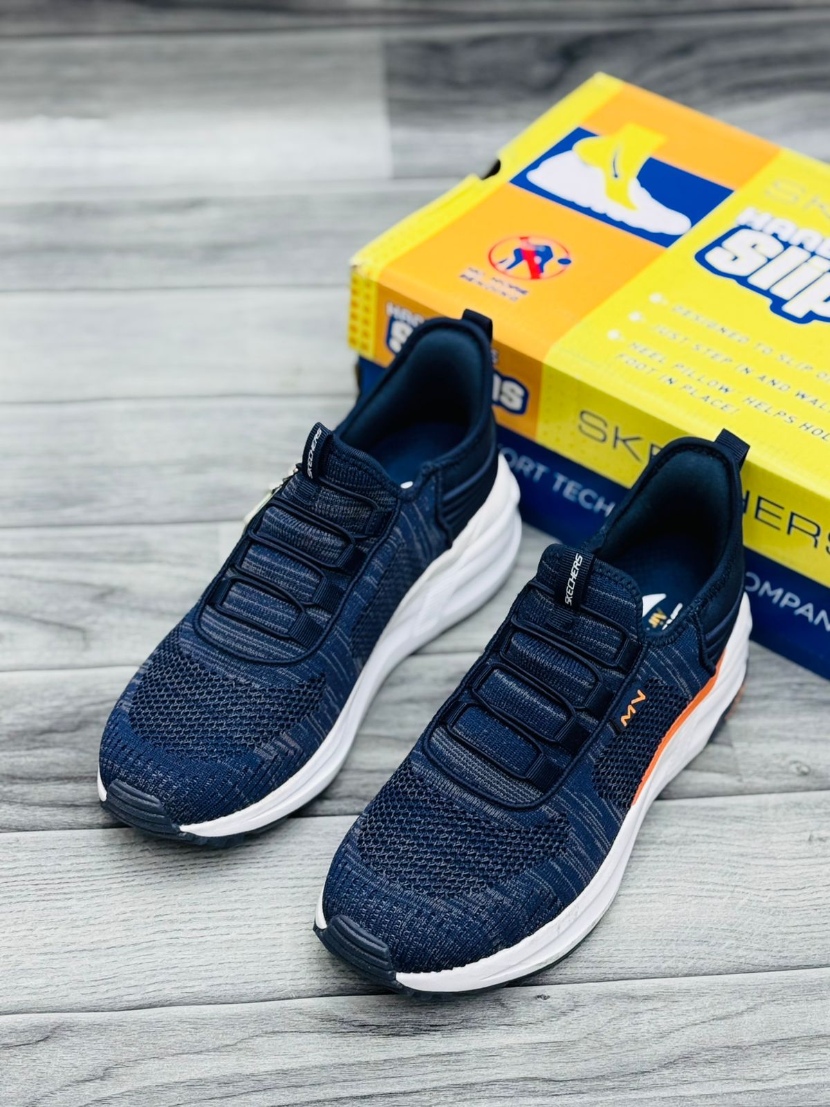 SKECHERS ARCH FIT FOAM MEMORY