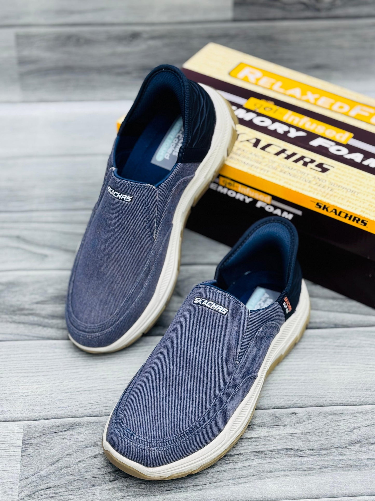 SKECHERS