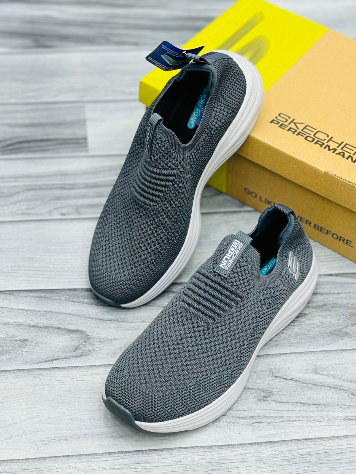 SKECHERS VAPOR FOAM
