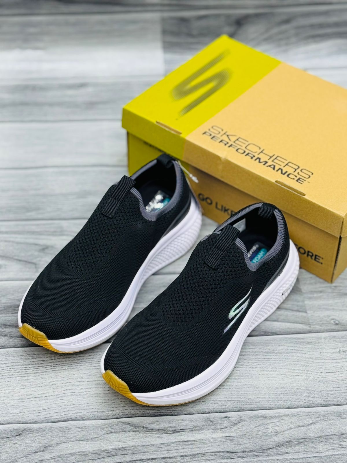 SKECHERS FOAM MEMORY ULTRA LIGHT