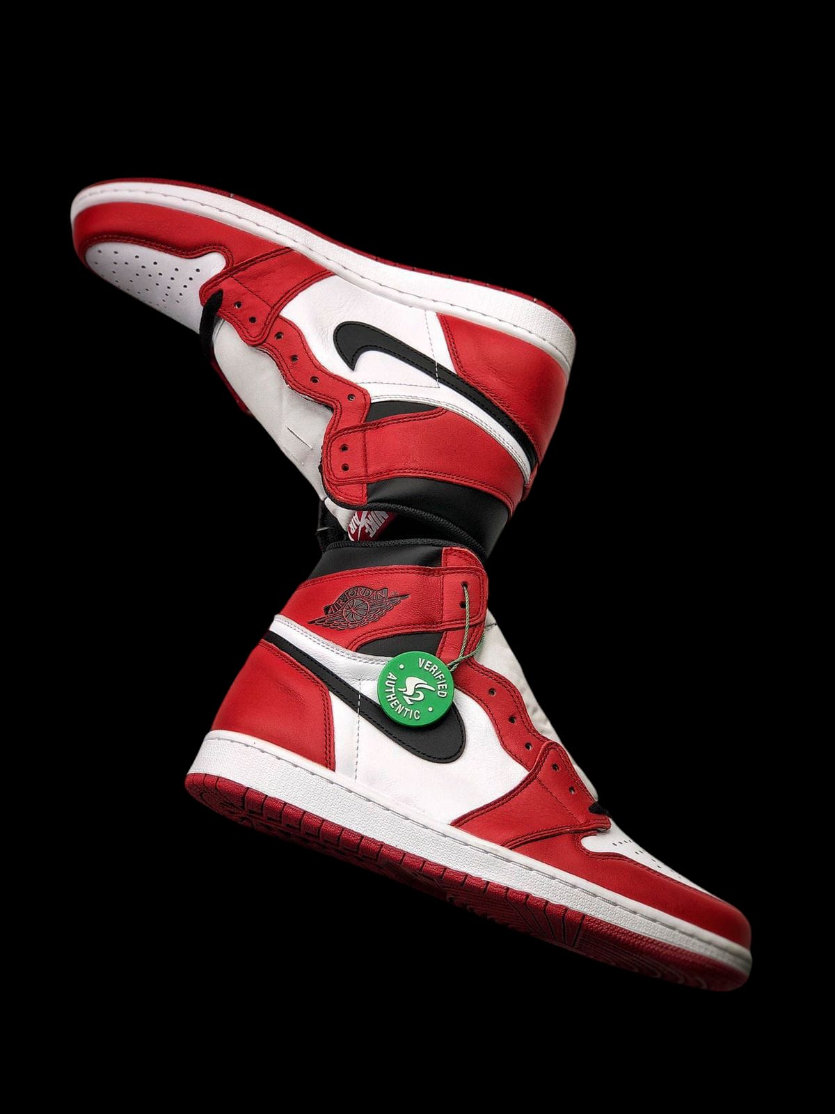 NIKE AIR JORDAN 1