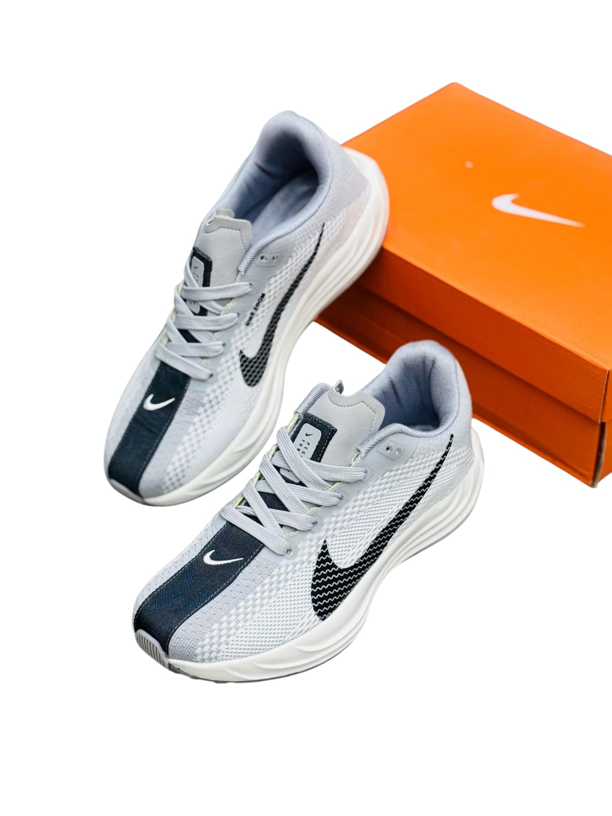 NIKE PEGAUSUS PLUS