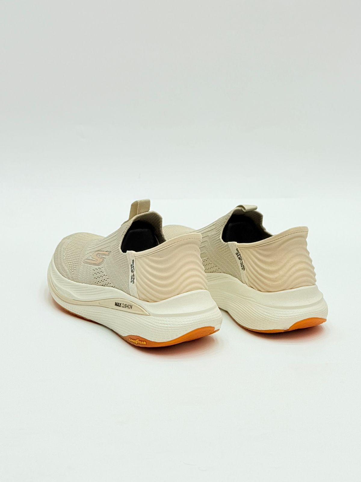 SKECHERS SUPREME MAX CUSHION FOAM MEMORY 1