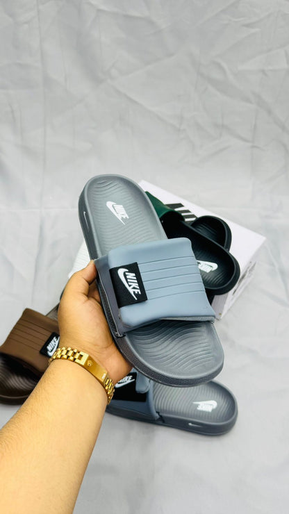 NIKE SLIDES