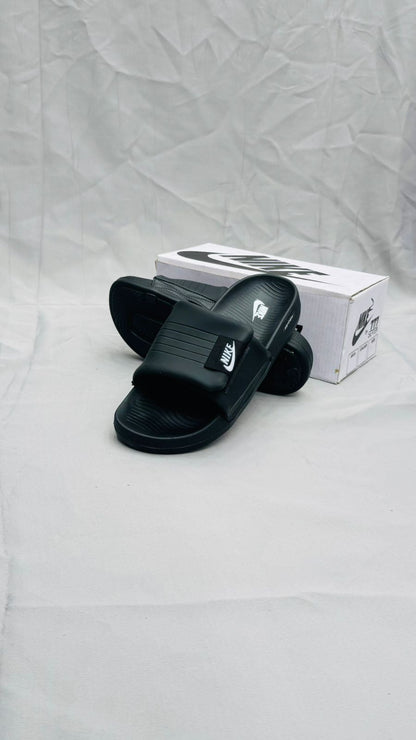 NIKE SLIDES