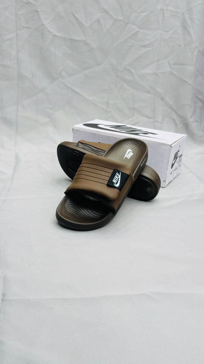 NIKE SLIDES