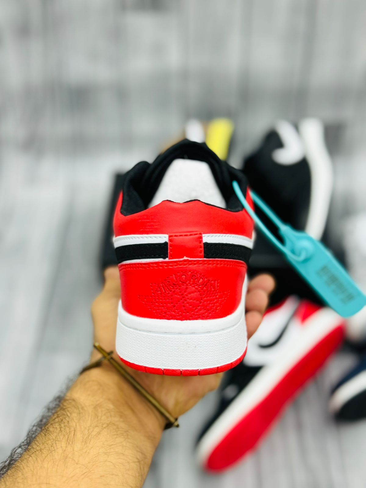 NIKE AIR JORDAN 1 LOW