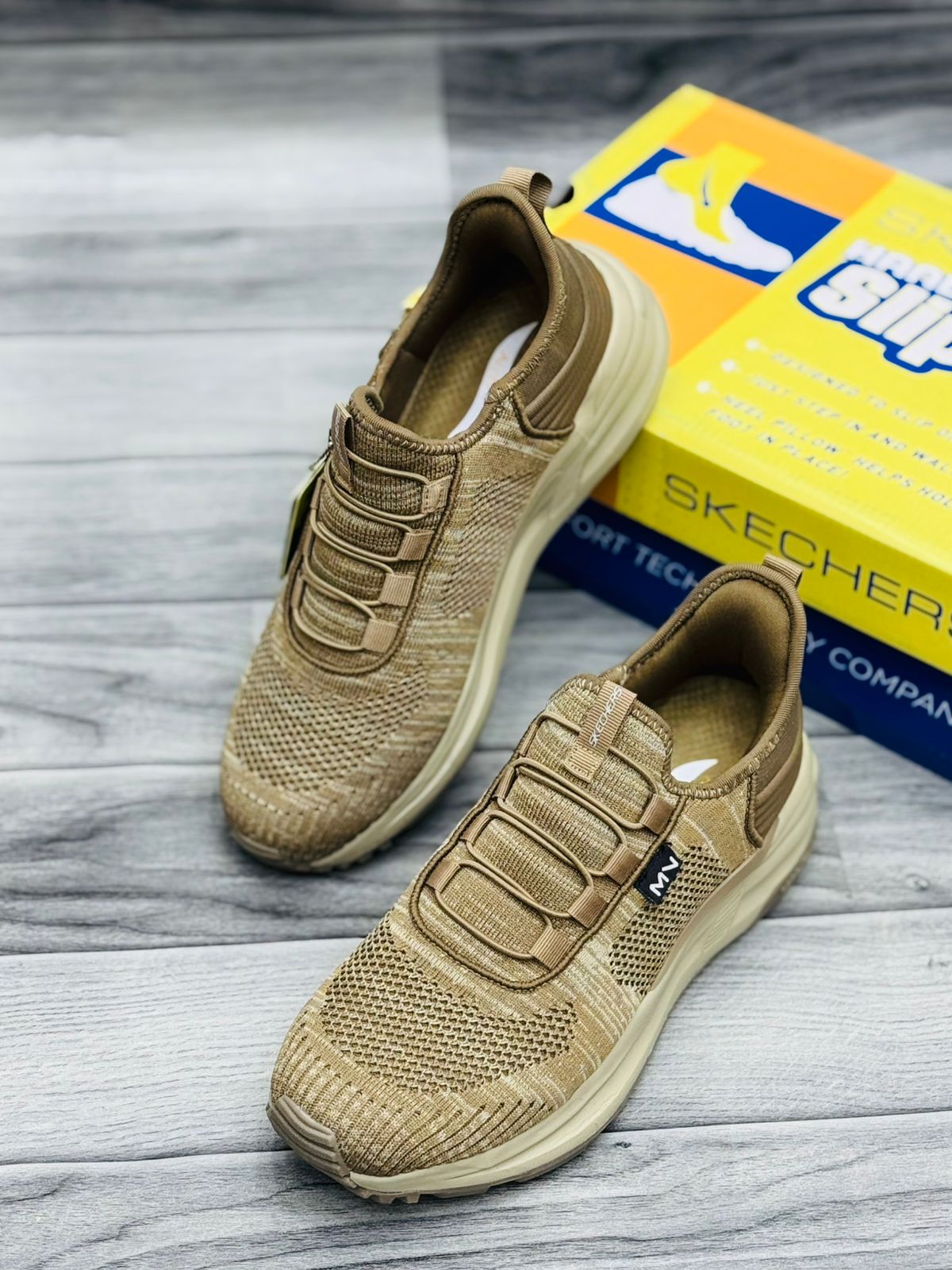 SKECHERS ARCH FIT FOAM MEMORY