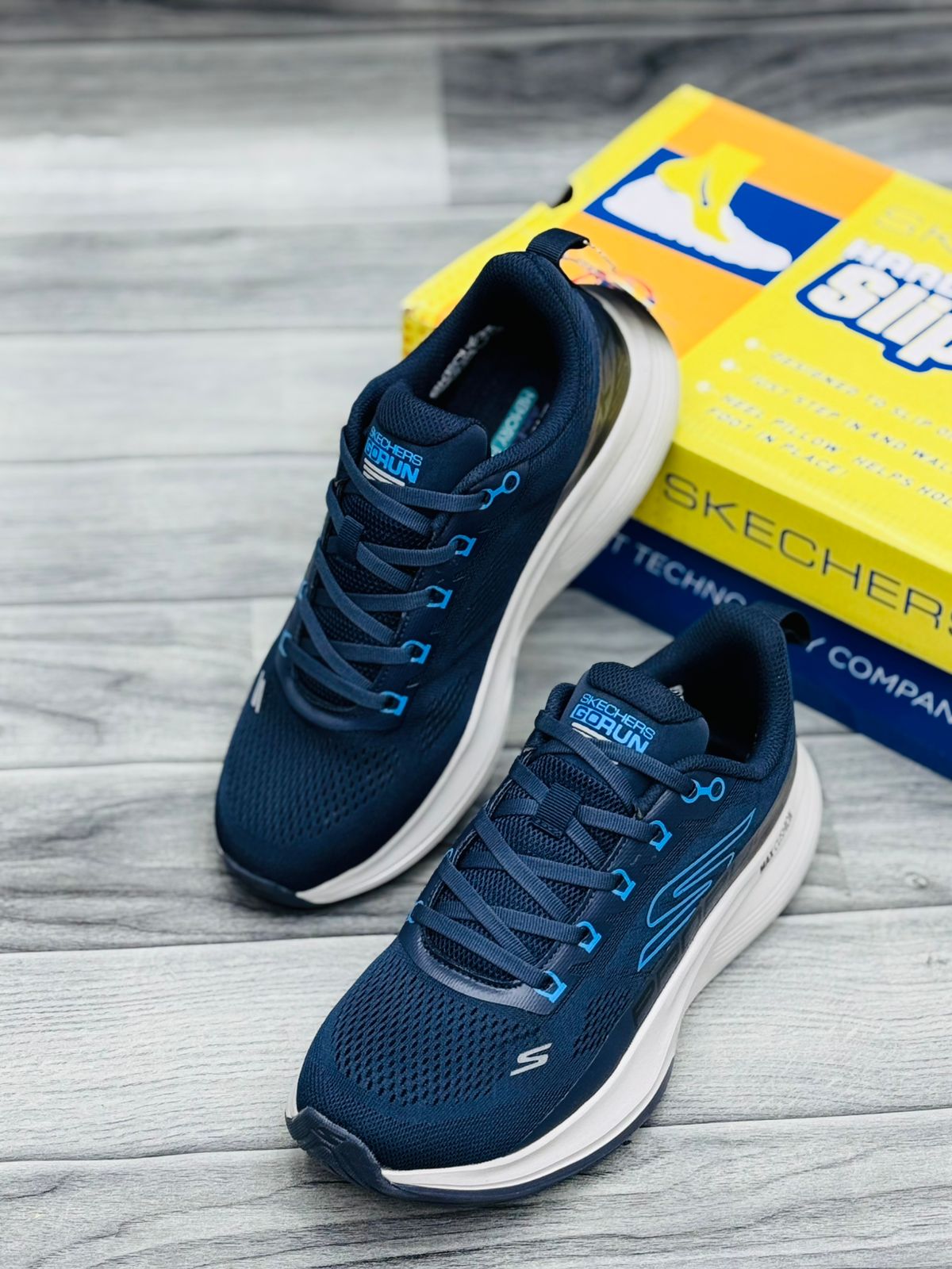 SKECHERS MAX CUSHION FOAM MEMORY 2