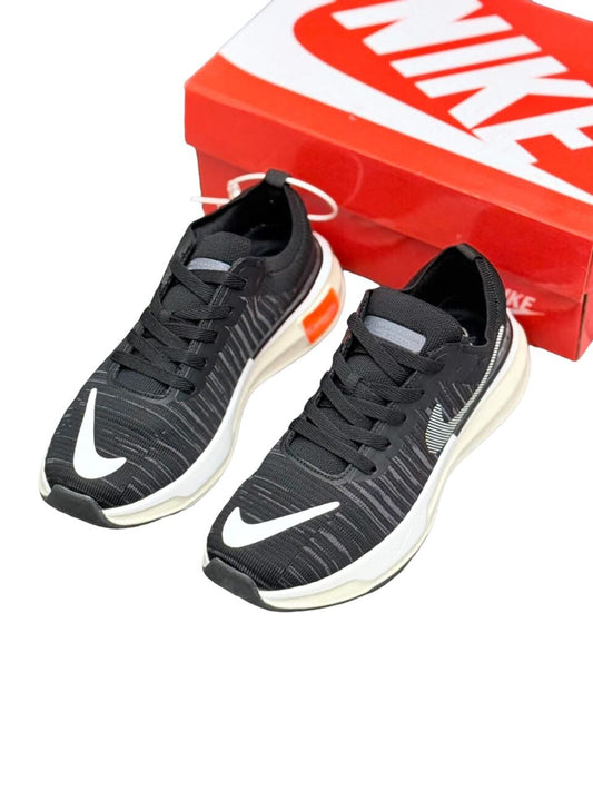 NIKE INVINCIBLE 3 RUNNING