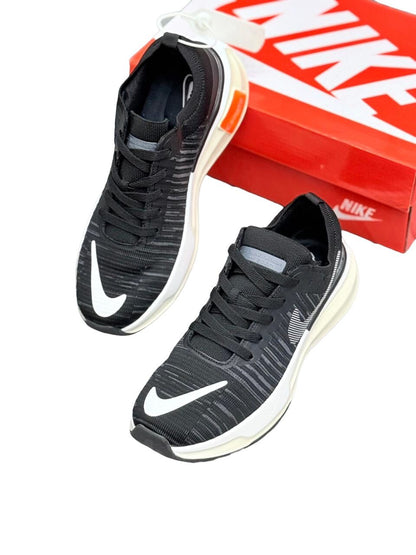 NIKE INVINCIBLE 3 RUNNING