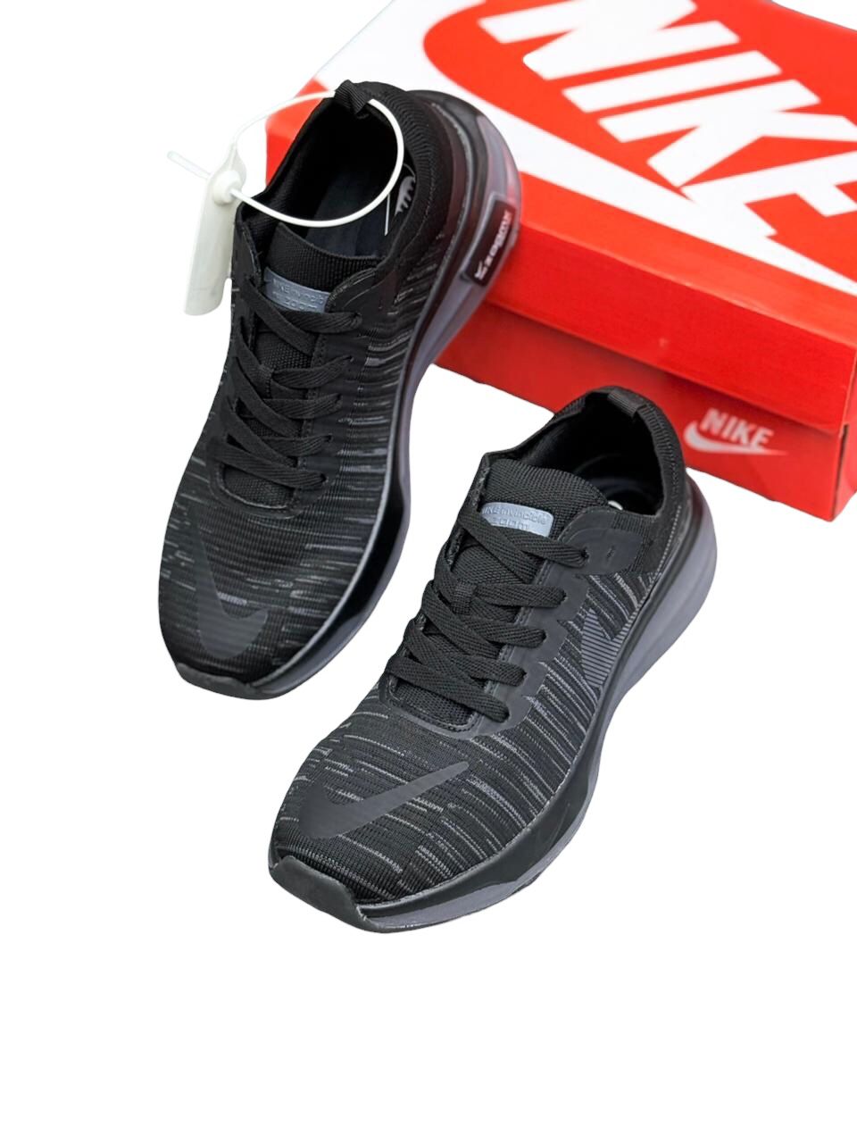 NIKE INVINCIBLE 3 RUNNING