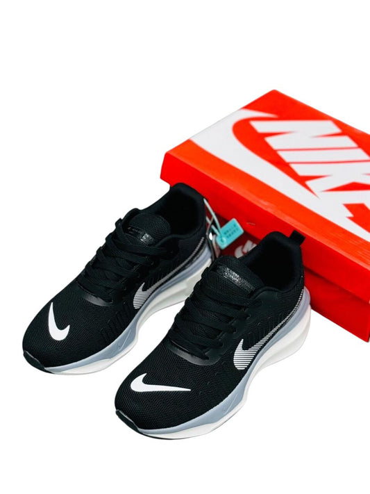 NIKE INVINCIBLE 3 RUNNING