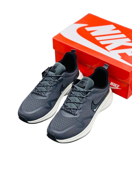 NIKE AIR ZOOM XR RUN